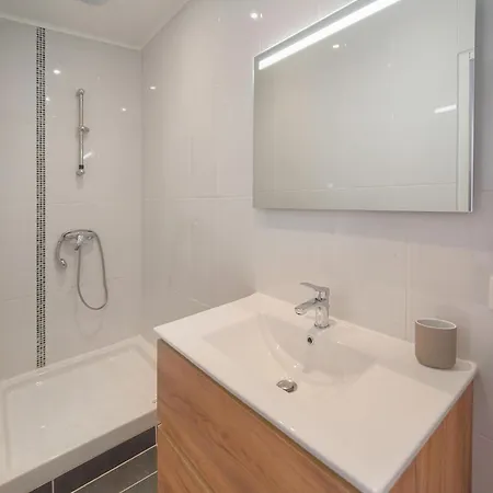 Julian -15 Min Mer-studette- Vca Apartman